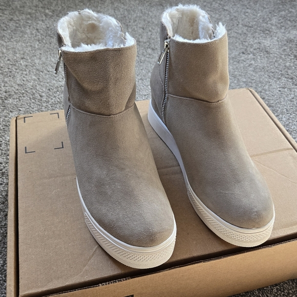 Steve Madden Wanda Wedge Sneaker NWOB size 9.5 - Picture 2 of 9